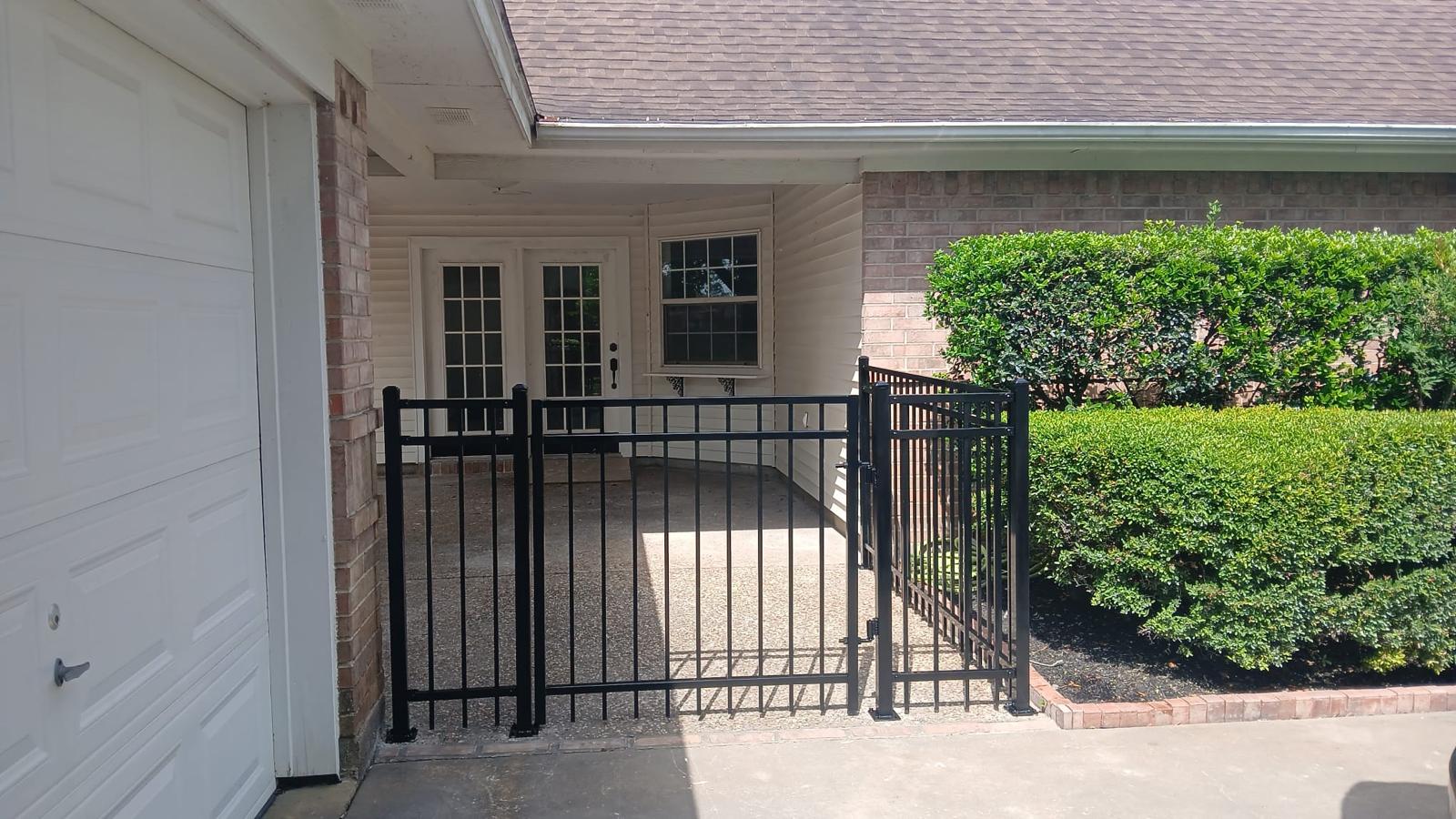 Walk-In Gate Repair in Fulshear Gardens, Fulshear TX - Image 3